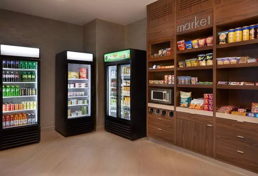 Hotelli Courtyard By Marriott Oshawa