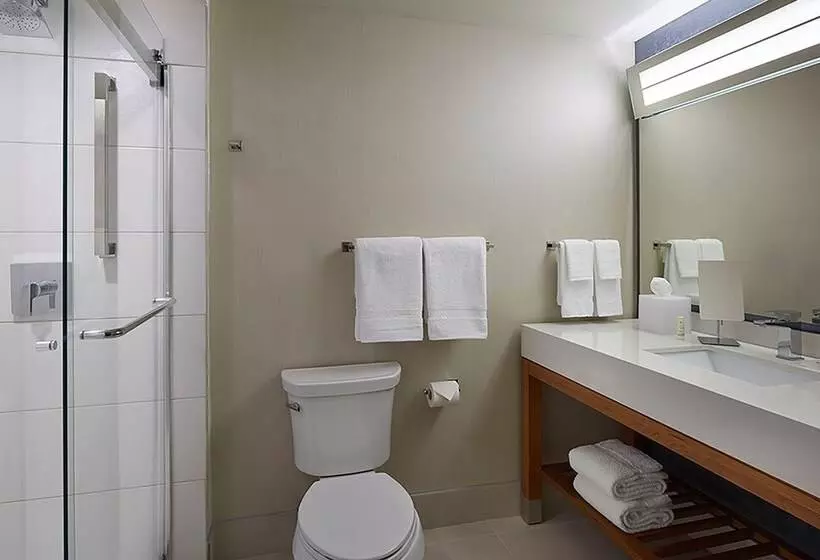 Hotelli Courtyard By Marriott Oshawa