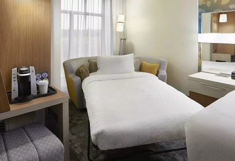 Hotelli Courtyard By Marriott Oshawa