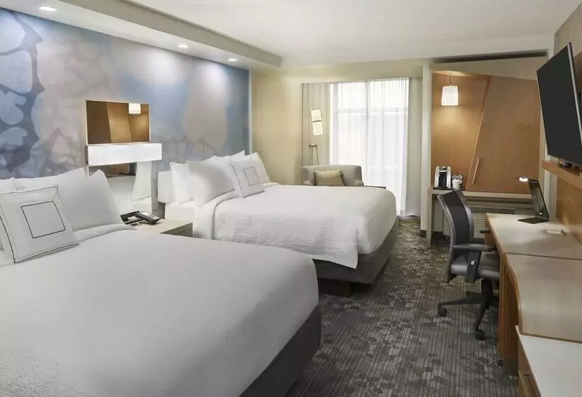 Hotelli Courtyard By Marriott Oshawa