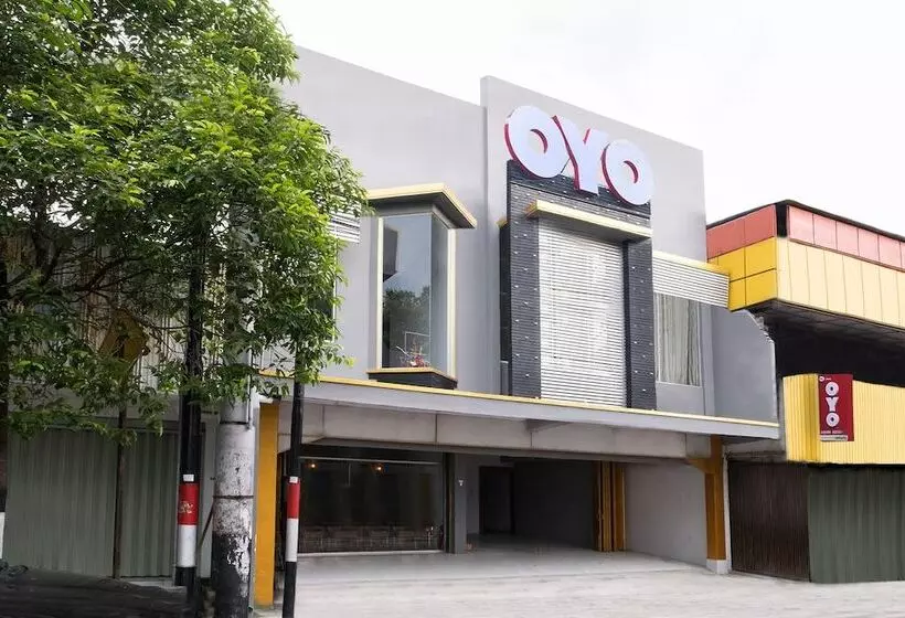 Hotelli Crown Residence Near Tugu Yogyakarta Mitra Reddoorz
