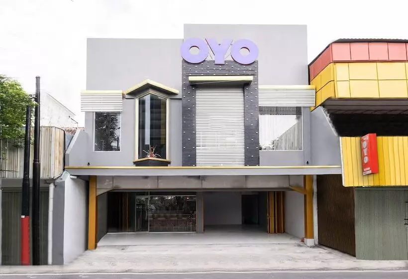 Hotelli Crown Residence Near Tugu Yogyakarta Mitra Reddoorz