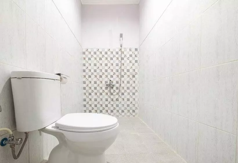 Hotelli Crown Residence Near Tugu Yogyakarta Mitra Reddoorz