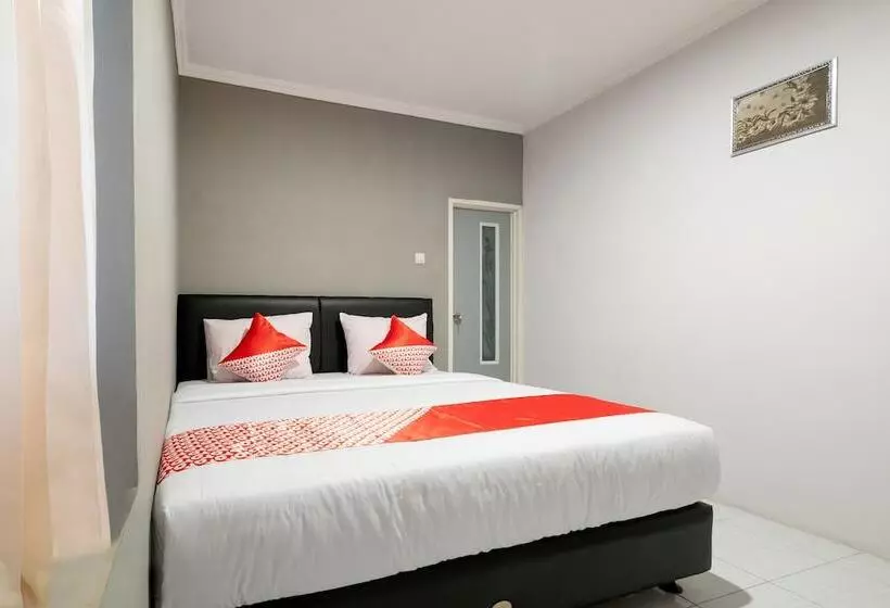 Hotelli Crown Residence Near Tugu Yogyakarta Mitra Reddoorz