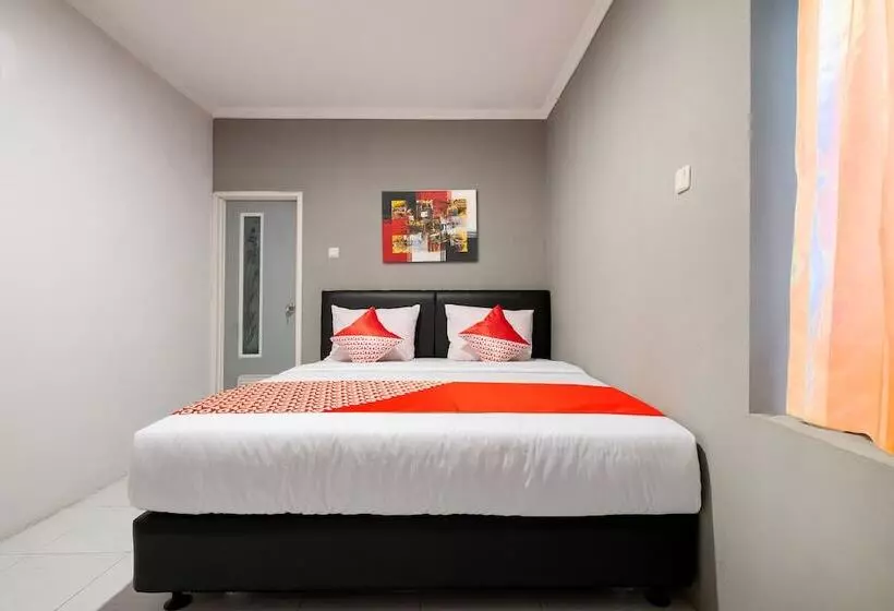 Hotelli Crown Residence Near Tugu Yogyakarta Mitra Reddoorz