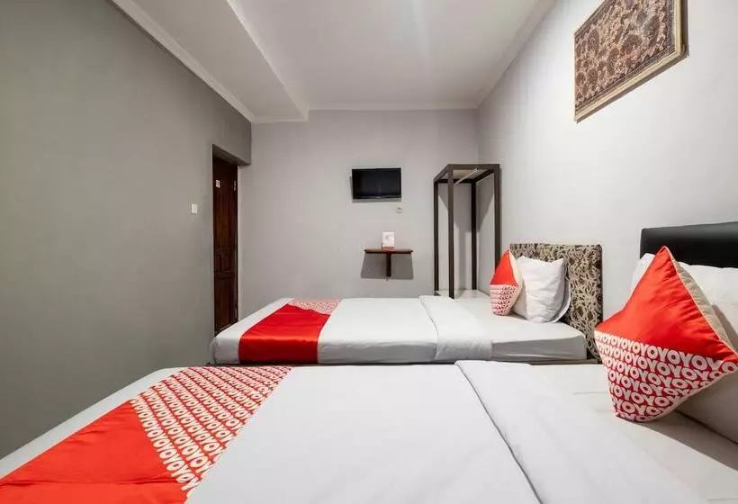 Hotelli Crown Residence Near Tugu Yogyakarta Mitra Reddoorz