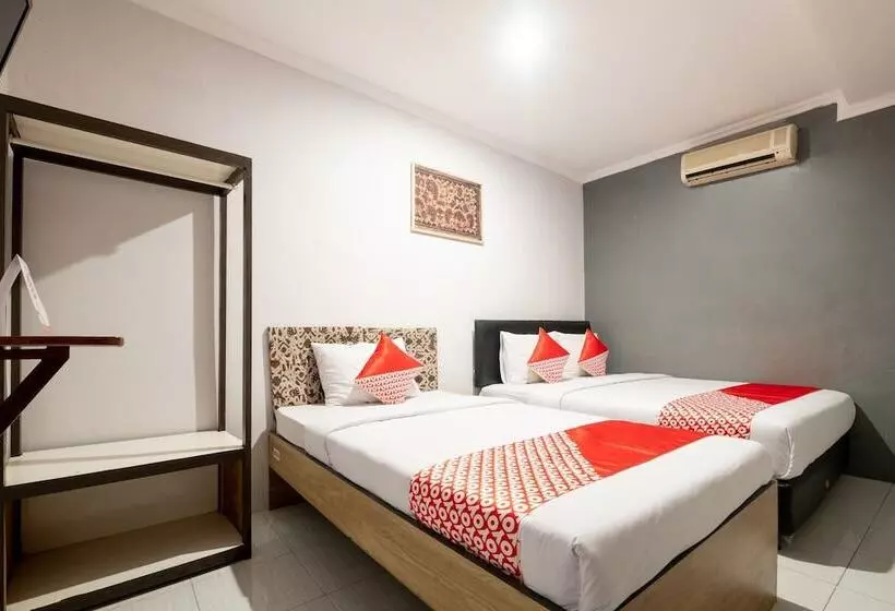 Hotelli Crown Residence Near Tugu Yogyakarta Mitra Reddoorz
