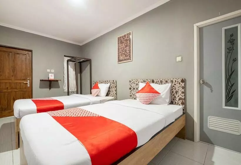 Hotelli Crown Residence Near Tugu Yogyakarta Mitra Reddoorz