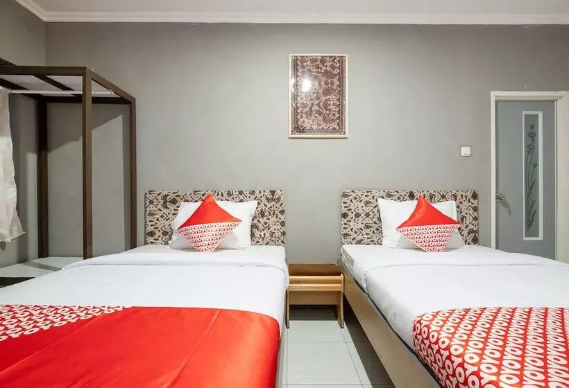 Hotelli Crown Residence Near Tugu Yogyakarta Mitra Reddoorz