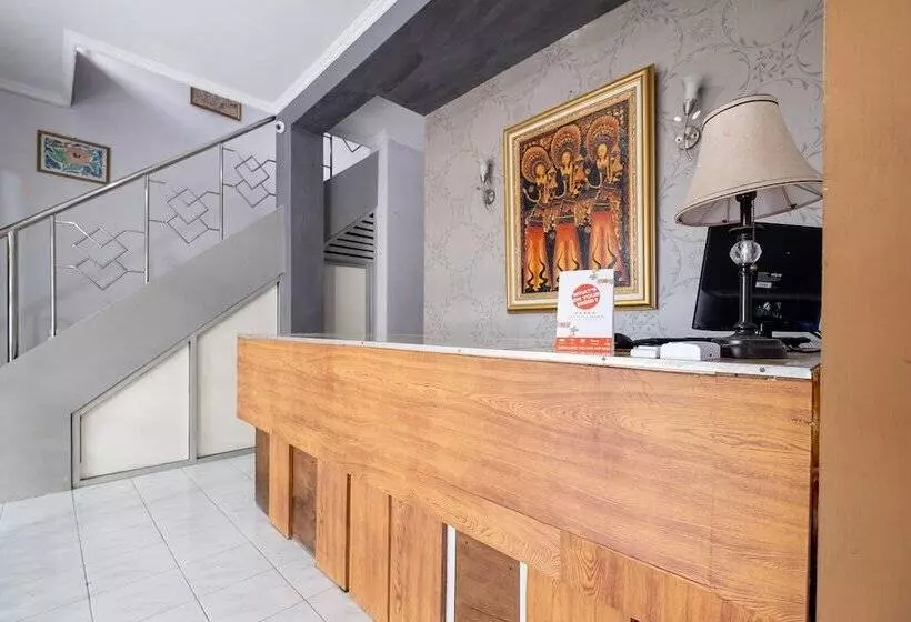 Hotelli Crown Residence Near Tugu Yogyakarta Mitra Reddoorz