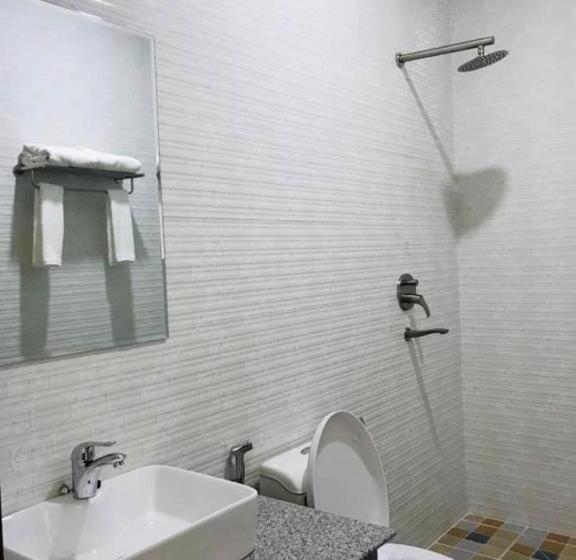 هتل Royal Peacock