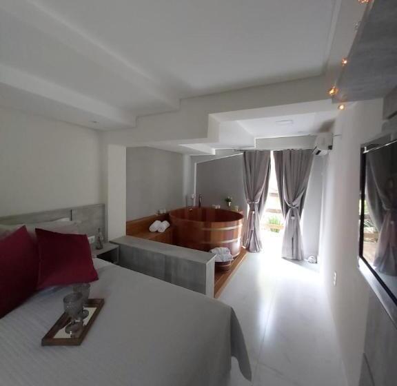 پانسیون Bombinhas Guest House