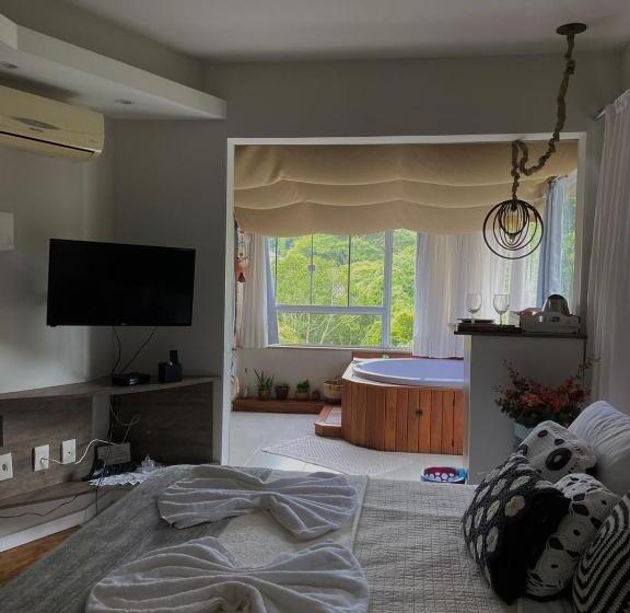 پانسیون Bombinhas Guest House