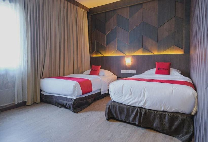 펜션 Reddoorz Plus Near Pantai Coastarina 2 Batam