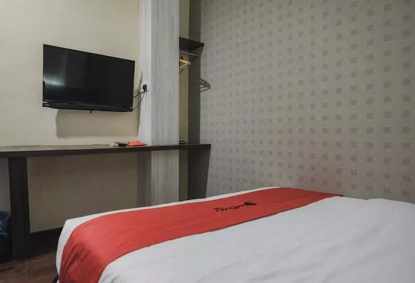 ペンション Reddoorz Plus Near Pantai Coastarina 2 Batam