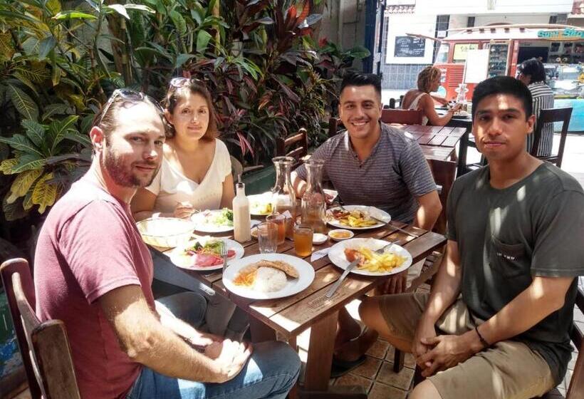 Surf Hostel My Friends