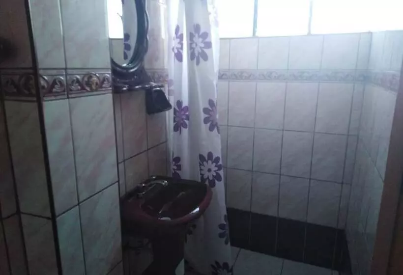 هاستل Maywa Inn