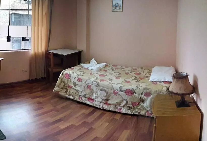 هاستل Maywa Inn
