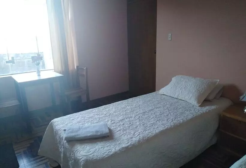 هاستل Maywa Inn