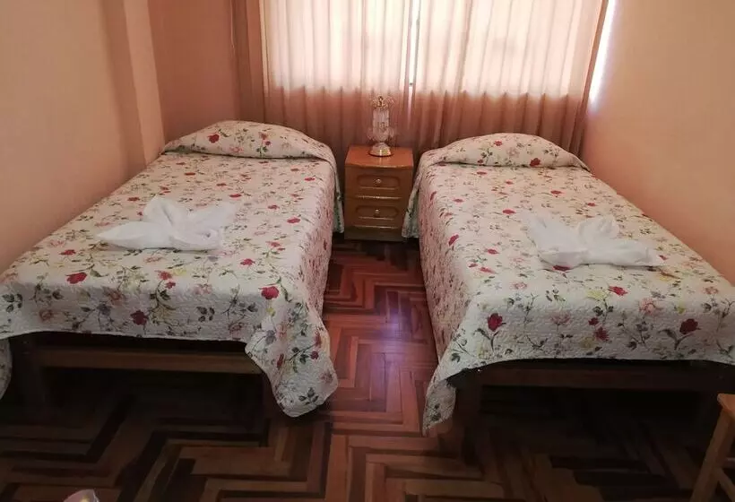 هاستل Maywa Inn