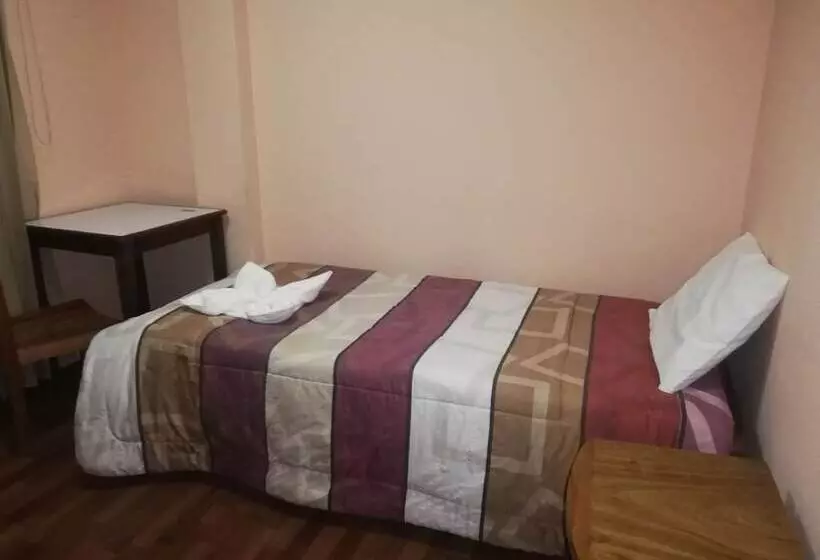 هاستل Maywa Inn
