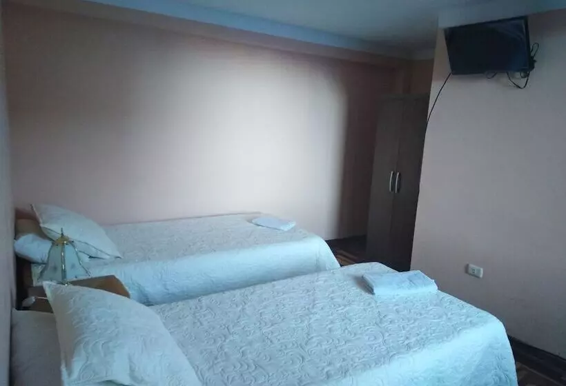 هاستل Maywa Inn