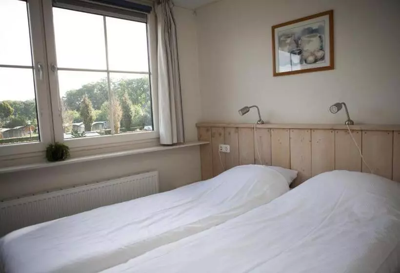 Hotelli Groepsboerderij 20 Pers