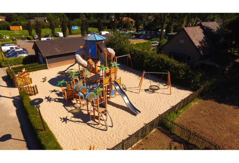 בית מלון כפרי Groepsboerderij 20 Pers