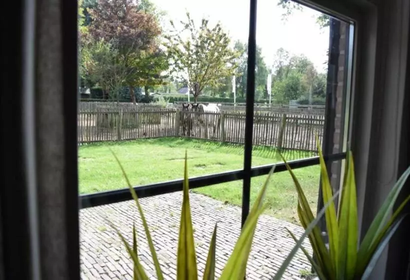 Hotelli Groepsboerderij 20 Pers