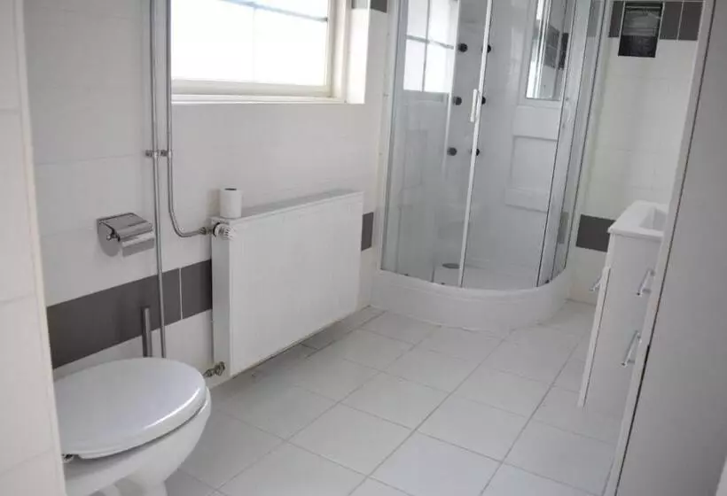 Hotelli Groepsboerderij 20 Pers