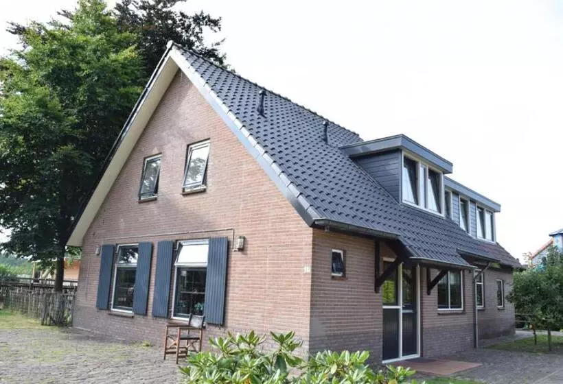 Hotelli Groepsboerderij 20 Pers