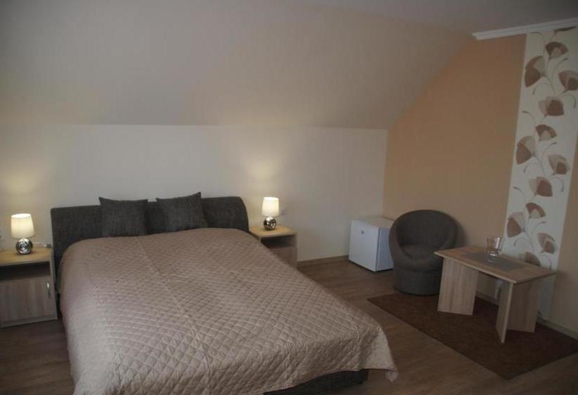 بنسيون Pacsirta Apartman