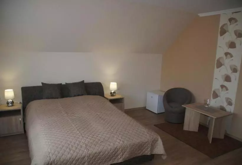 پانسیون Pacsirta Apartman