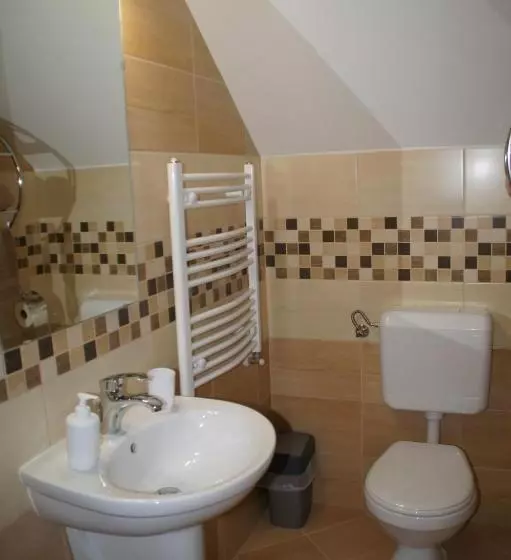 پانسیون Pacsirta Apartman