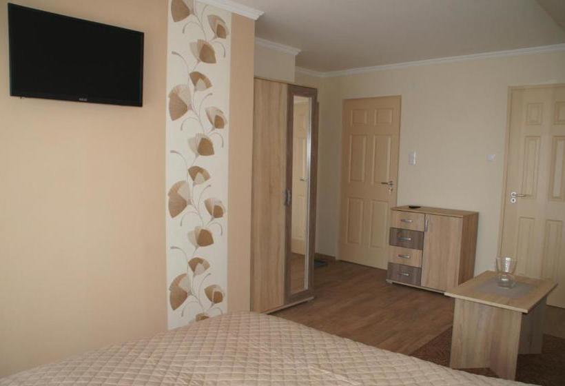 بنسيون Pacsirta Apartman