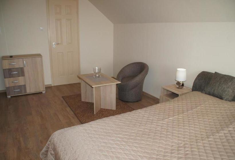 بنسيون Pacsirta Apartman