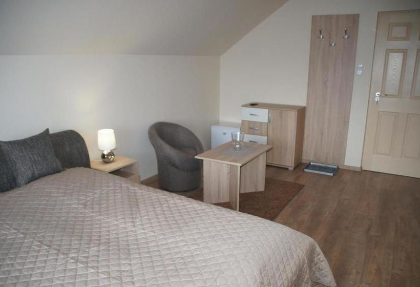 بنسيون Pacsirta Apartman