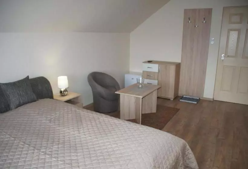 پانسیون Pacsirta Apartman
