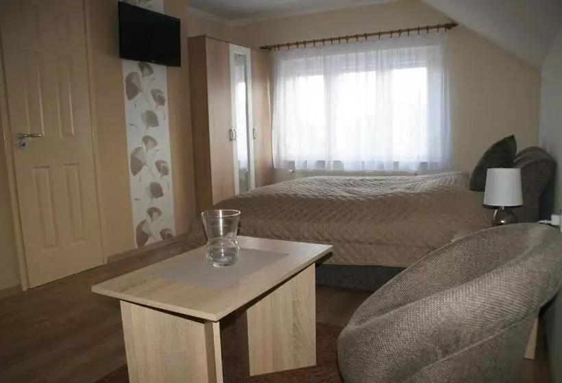 پانسیون Pacsirta Apartman