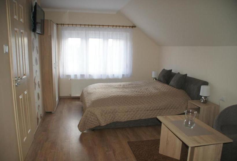 بنسيون Pacsirta Apartman