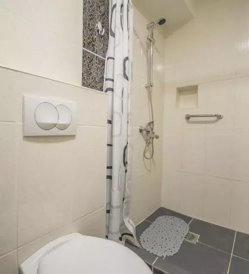 پانسیون Queen Teuta