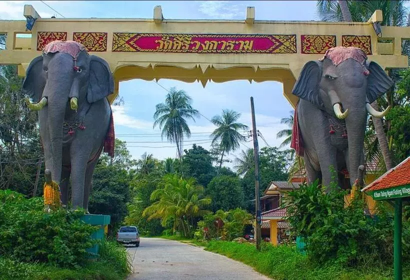 Majatalo Samui Hills