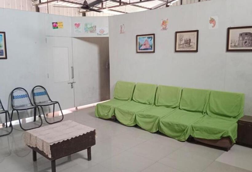 Aamiaismajoitus (B&B) Ahmednagar International Center