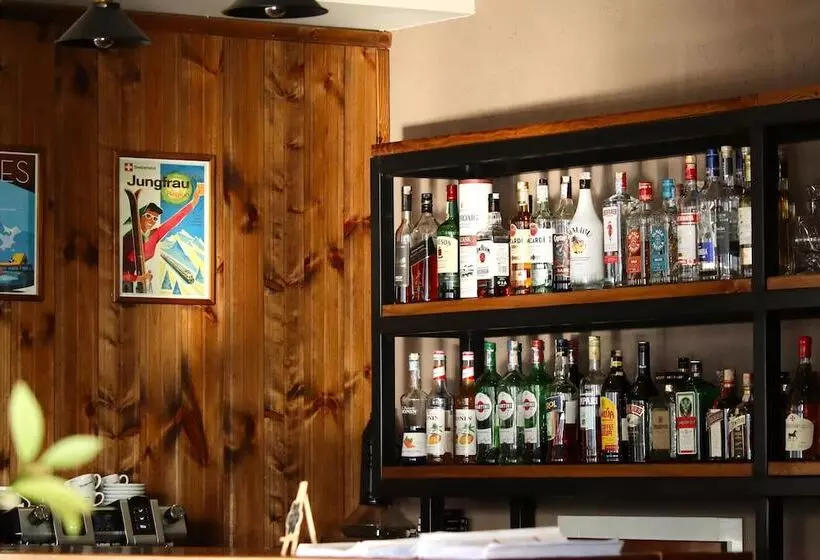 هتل Alpine Lounge Kazbegi