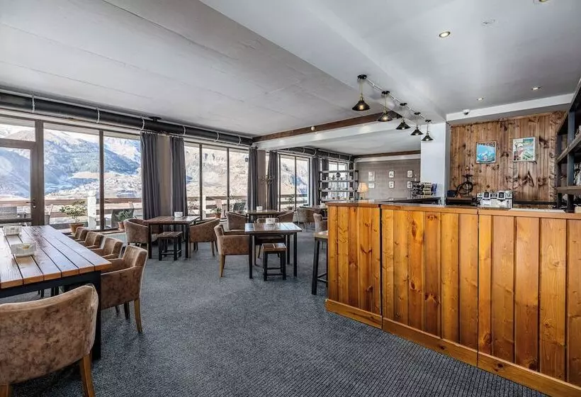 هتل Alpine Lounge Kazbegi