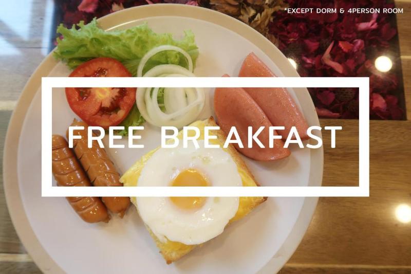 Отель Baan Urt Suratthani Airport