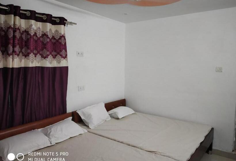 New Hotel Yatri Niwas