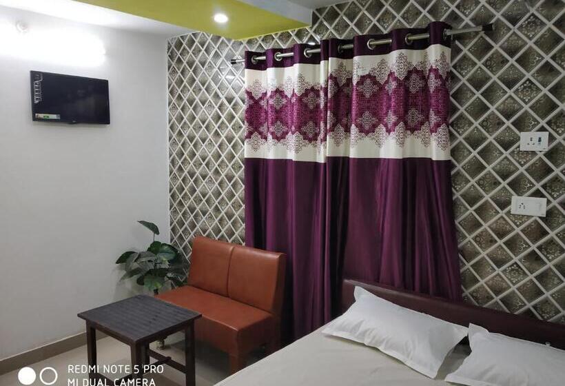 New Hotel Yatri Niwas