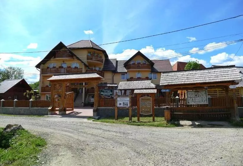 ホテル Pensiunea Inima Maramureșului