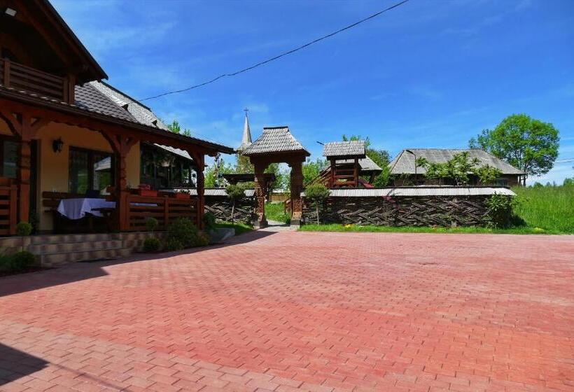 Отель Pensiunea Inima Maramureșului